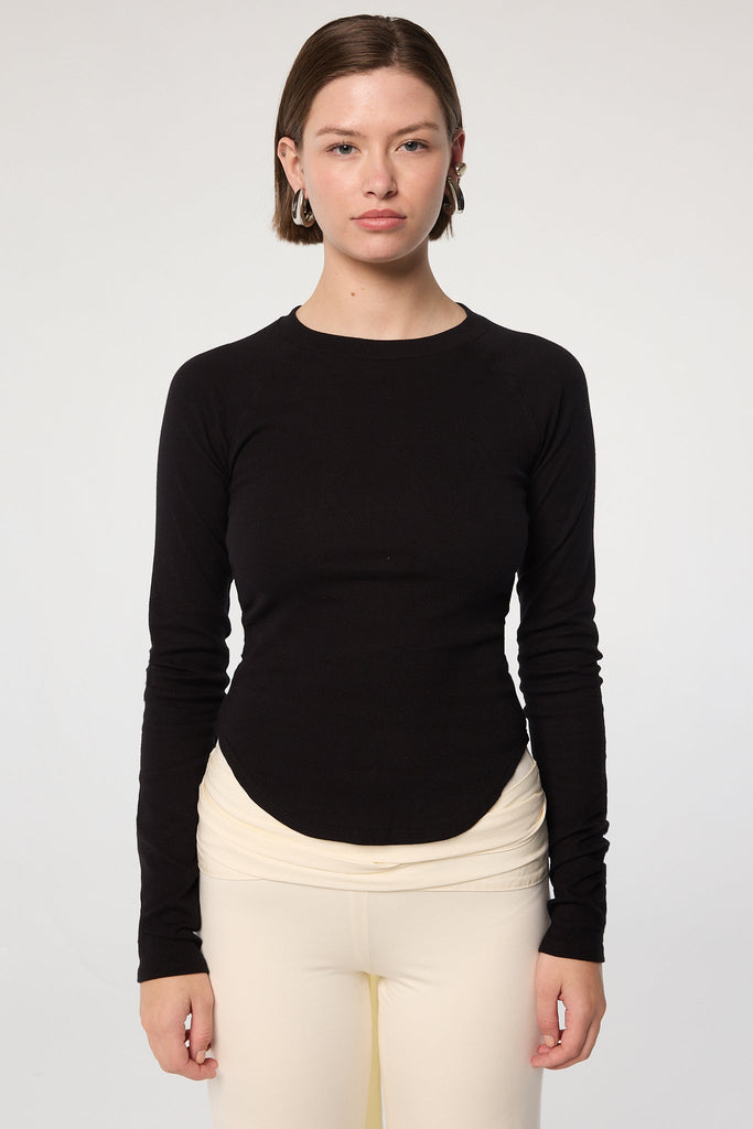 ARELI T - SHIRT BLACK - The Line by K