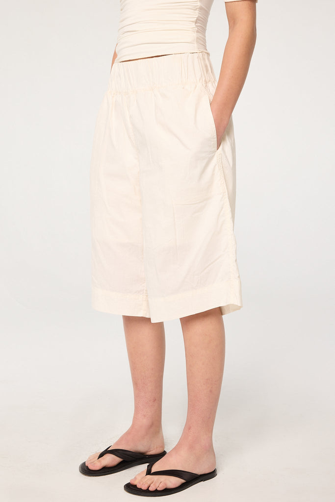 ESSEX SHORT VANILLA - The Line by K