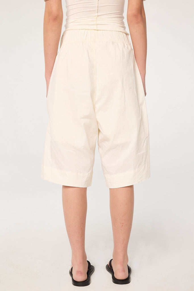 ESSEX SHORT VANILLA - The Line by K