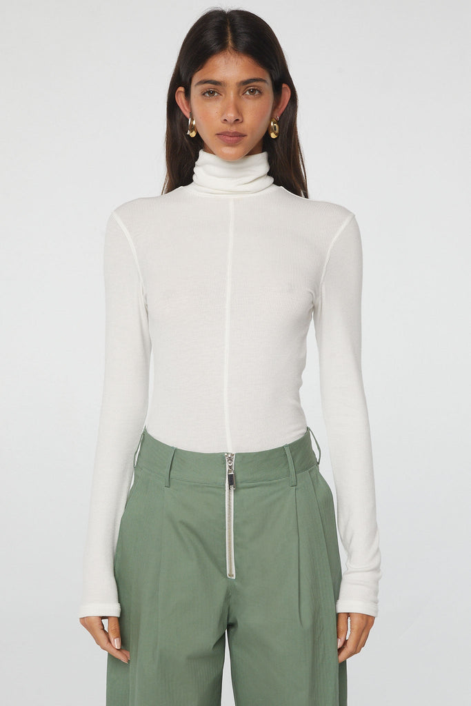 MADS TURTLENECK TOP WHITE - The Line by K